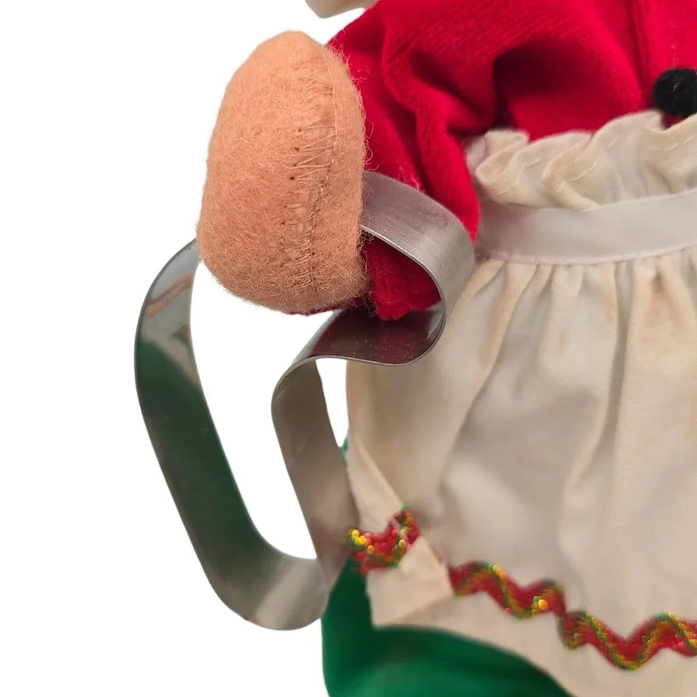 Annalee 2008 Chef Mouse Doll Rolling Pin & Cookie Cutter 10